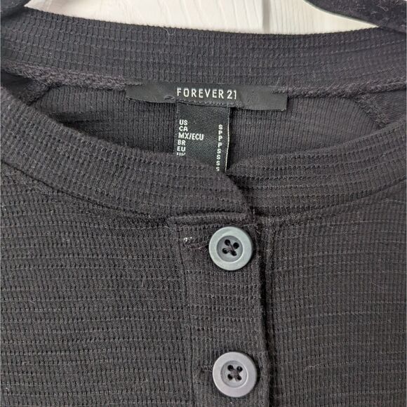 Forever 21 Black Long Sleeve Top | Women’s Small | Casual | Everyday Essential - Picture 2 of 4